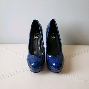 Blue leopard patent leather platform heels